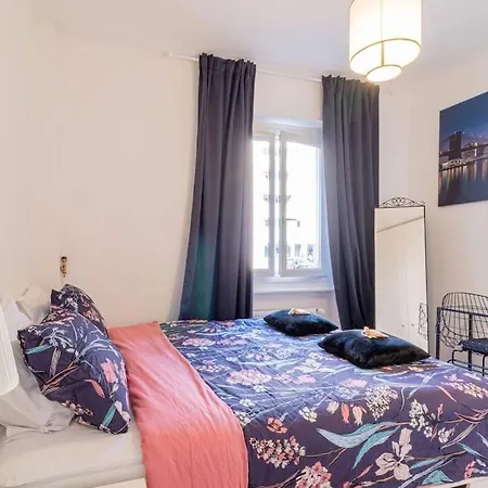 Zenbnb / Safari / 3 Personnes / 5 Secondes Du Tram * Ambilly