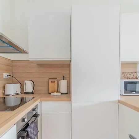 Zenbnb / Safari / 3 Personnes / 5 Secondes Du Tram Apartment